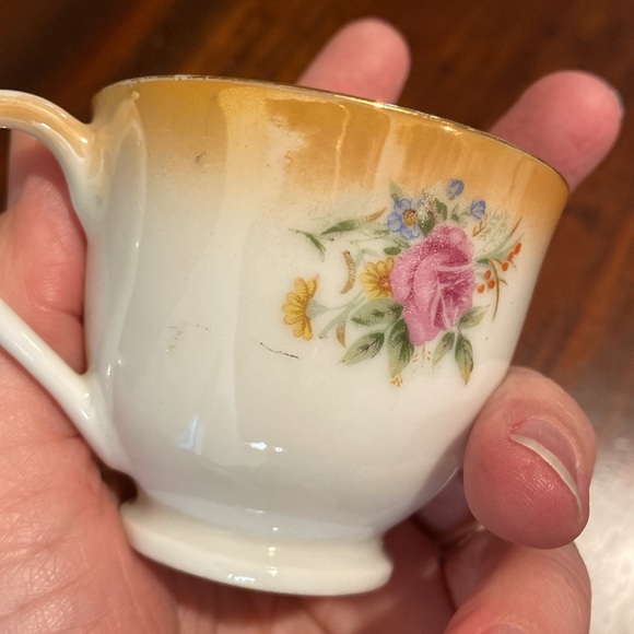 Vintage orange floral teacup and saucer set. - Picture 7 of 11